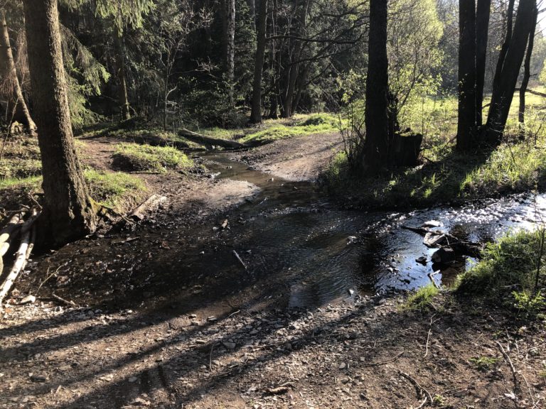 Do Hraštice podél Voznického potoka (17 km)